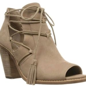 Leather Jessica Simpson open toe shoetie /bootie size 9.5 with cute tie detail